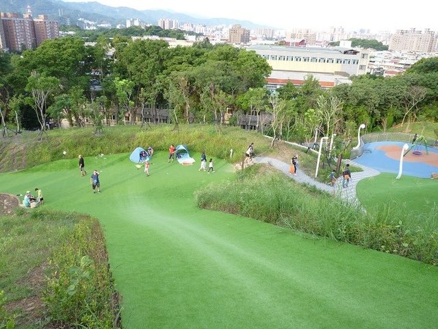 2018-07-01 06-10-53(001).jpg - 20180701_中和_員山公園_麥當勞吃早餐