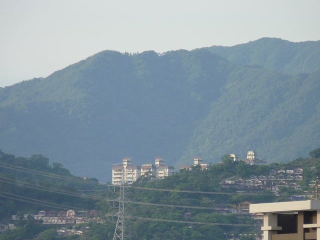 2018-07-01 06-12-10(001).jpg - 20180701_中和_員山公園_麥當勞吃早餐