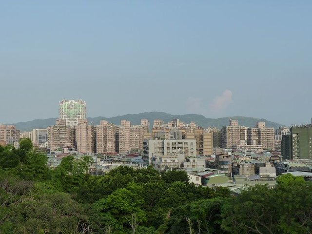 2018-07-01 06-12-48(001).jpg - 20180701_中和_員山公園_麥當勞吃早餐