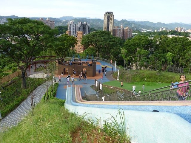 2018-07-01 06-13-50(001).jpg - 20180701_中和_員山公園_麥當勞吃早餐