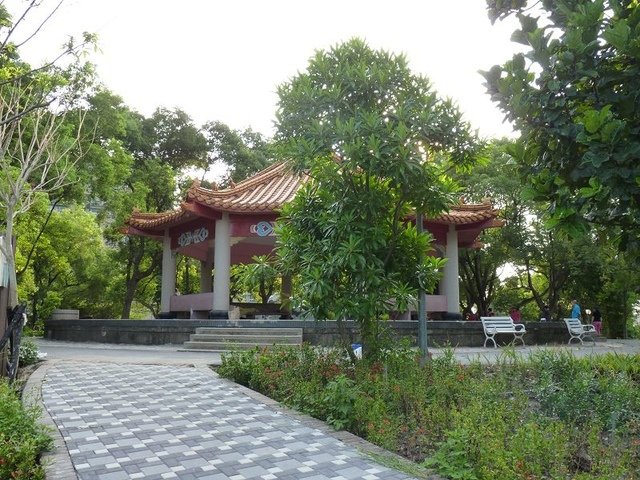 2018-07-01 06-28-53(001).jpg - 20180701_中和_員山公園_麥當勞吃早餐