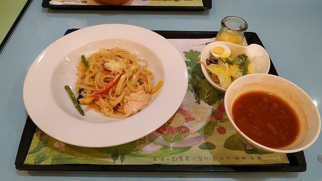 2019-08-23 19-31-17(001).jpg - 20190823_通霄_飛牛牧場_紅穀倉