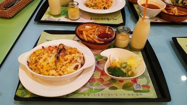 2019-08-23 19-33-39(001).jpg - 20190823_通霄_飛牛牧場_紅穀倉