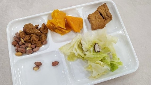2019-08-24 08-13-07(001).jpg - 20190824_通霄_飛牛牧場_早餐