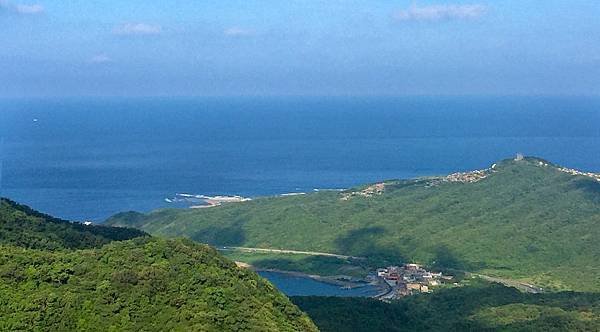 靈鷲山港灣深藍