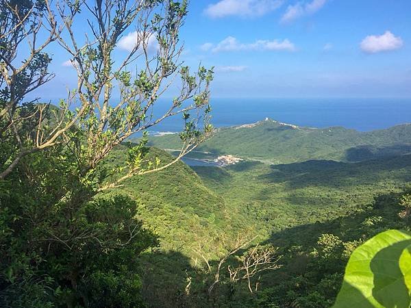 靈鷲山路途青山疊疊