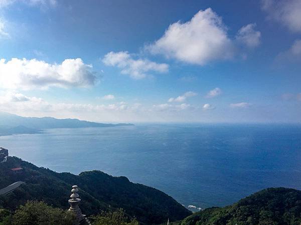 靈鷲山遠眺山海