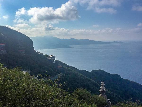 靈鷲山遠眺山海