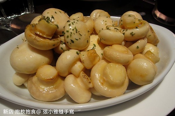 肉吃多了會膩,來份炒磨菇吧!