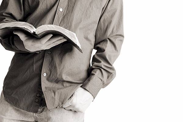 leer la Biblia.jpg