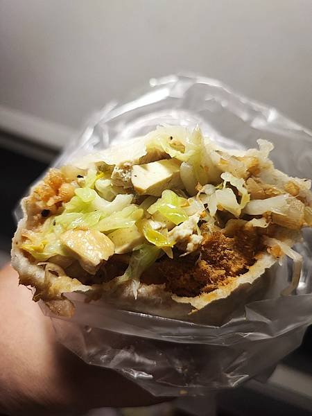 來去吃 -  料多味美超大捲的羅東夜市鄭記潤餅