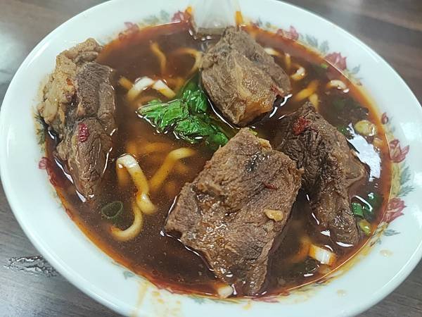 來去吃 - 台北市信義區永春站 小陳牛肉麵