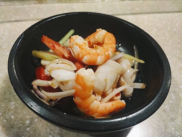 來去吃 - 還沒開門就排隊的市府站武鼎越豐越南美食