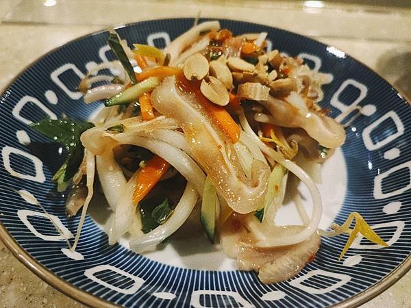 來去吃 - 還沒開門就排隊的市府站武鼎越豐越南美食