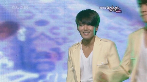 100716.KBS2.MusicBank.SJ.NoOther[DDH][11-32-47].jpg