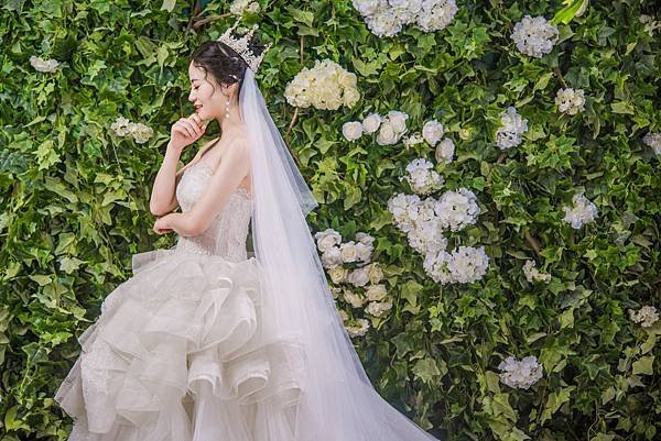 【推薦】【1+1手工婚紗】