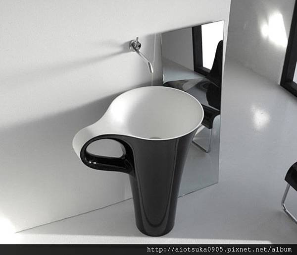 Unique-Bathroom-design-like-coffee-cup