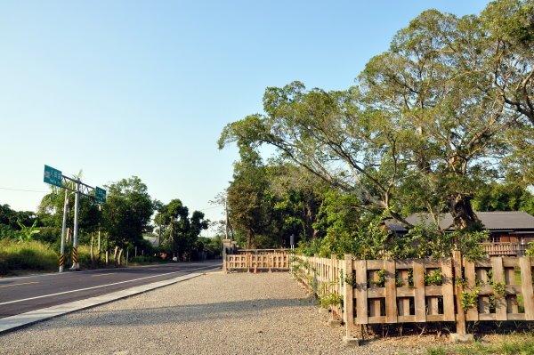 走在八田與一紀念園區