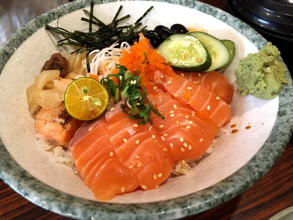 鮭魚丼.jpg