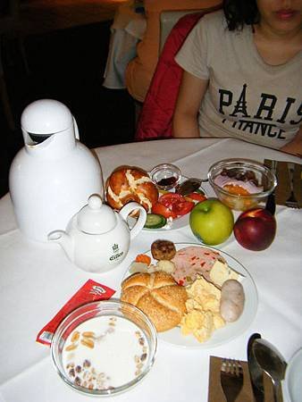 0815-0817慕尼黑早餐 豐富吧.JPG