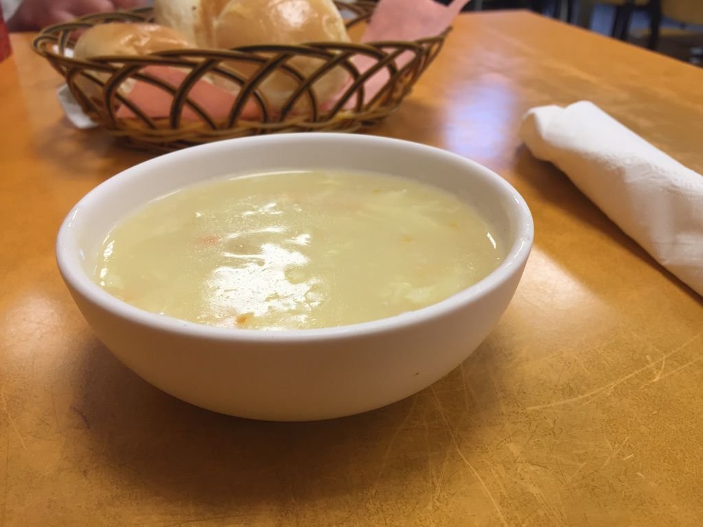 東東牛排館玉米濃湯喝到飽