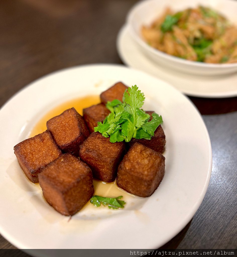 【台北小巨蛋站】花娘小館（含完整菜單）⎟來吃企業家黃仁勳愛店