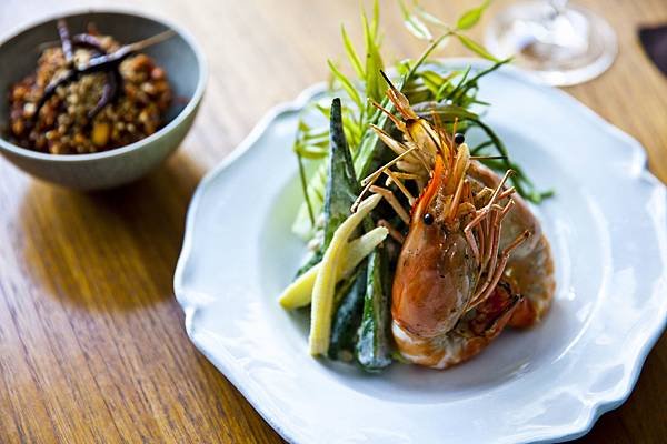 Peanut_Relish_with_Grilled_Prawns_1