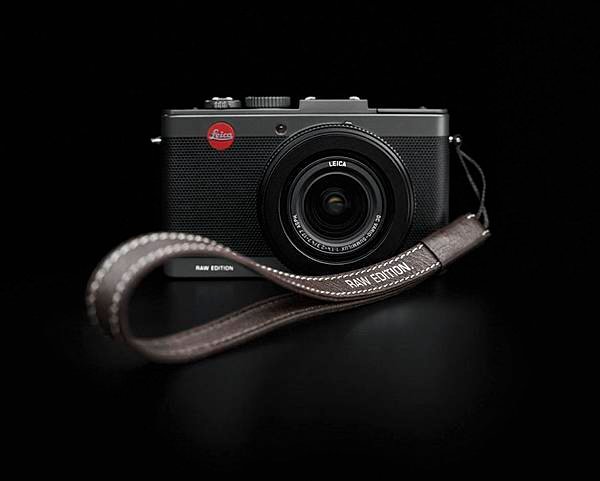 Leica-D-Lux-6-Edition-G-STAR-RAW-camera-1