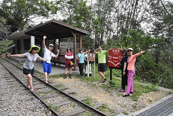 五月阿里山鐵路 - 初夏螢火蟲之旅: 梨園寮火車站 - 大風