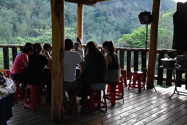 五月阿里山鐵路 - 初夏螢火蟲之旅: 迷糊步道竹林行 - 藍