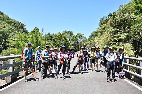 北勢溪古道走至灣潭 - 炎炎夏日溪邊野餐避暑