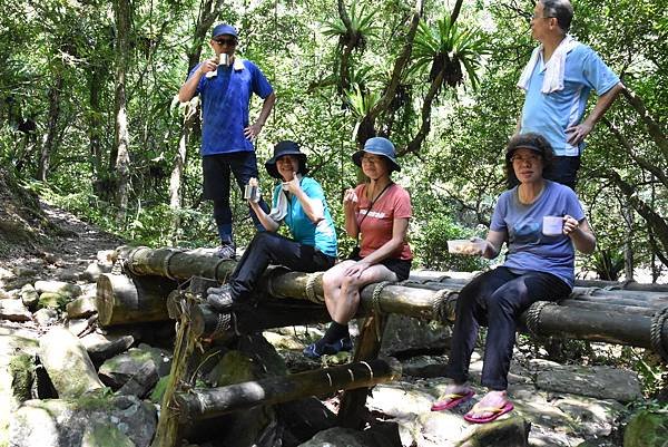 北勢溪古道走至灣潭 - 炎炎夏日溪邊野餐避暑