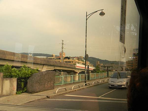 準備上士林橋.JPG