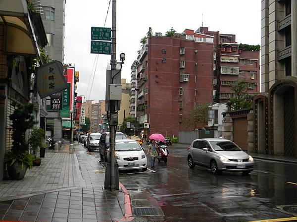 22.大安路二段一景(通過信維市場後).JPG