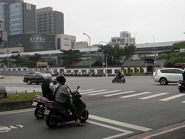 2.中山北路與北平東西路路口