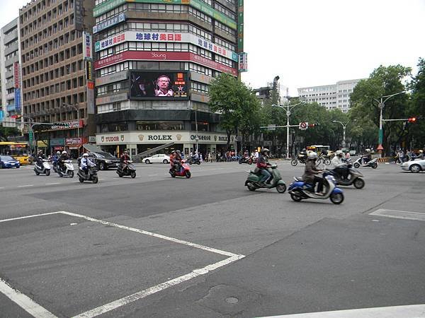 12.中山北路南京東西路口