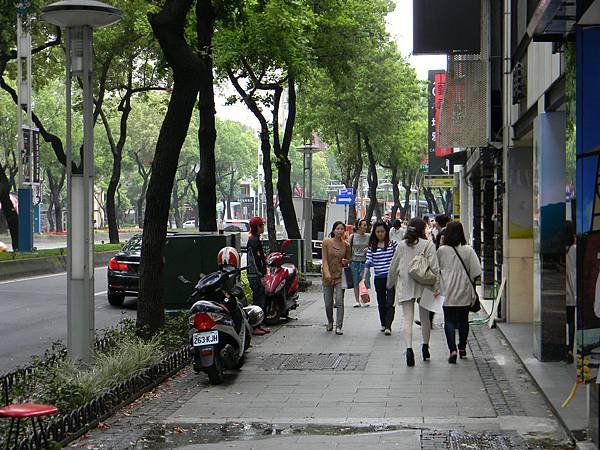 35.中山北路民權東西路以北街景