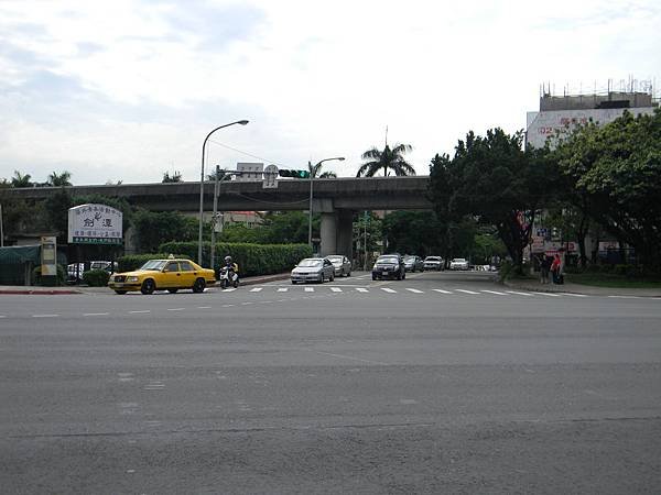 9.中山北路通河街口