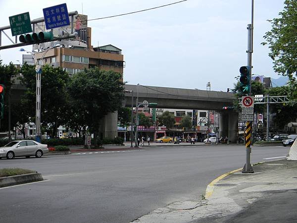 19.中山北路基河路口