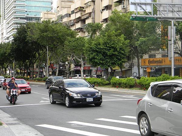 159.松德路往松山路方向特寫