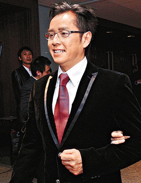 譚詠麟榮升中國慈善星.jpg