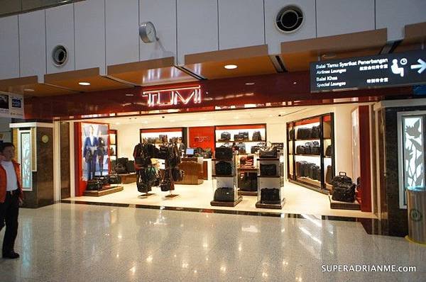 tumi-5.jpg