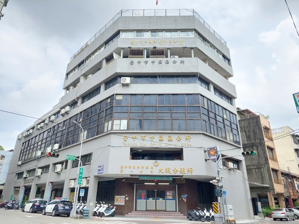 台中市立圖書館中區分館 | 台中中區圖書館，承載舊城記憶的最
