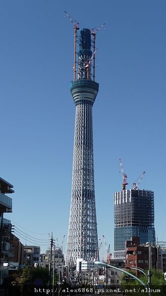 337px-Tokyo_Sky_Tree_under_construction_20101027-1.jpg