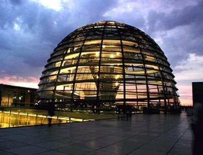 NORMAN FOSTER-1.bmp
