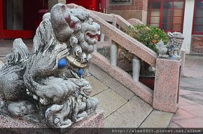 石獅子-母.jpg