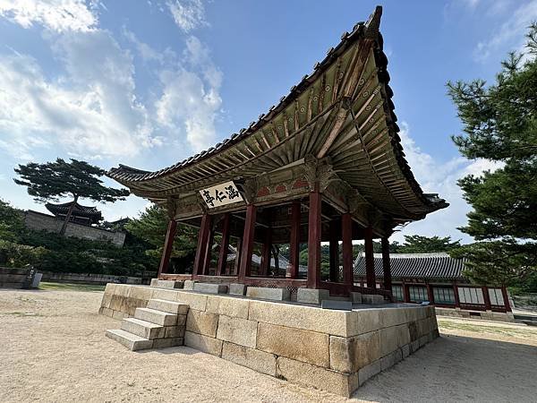 (韓國首爾) 朝鮮時期五大宮闕之一的「慶熙宮」(경희궁)