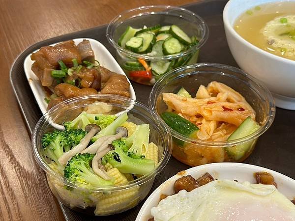 台南安平區_ VASO弘肉燥飯舖安平店 米其林必比登小吃，推
