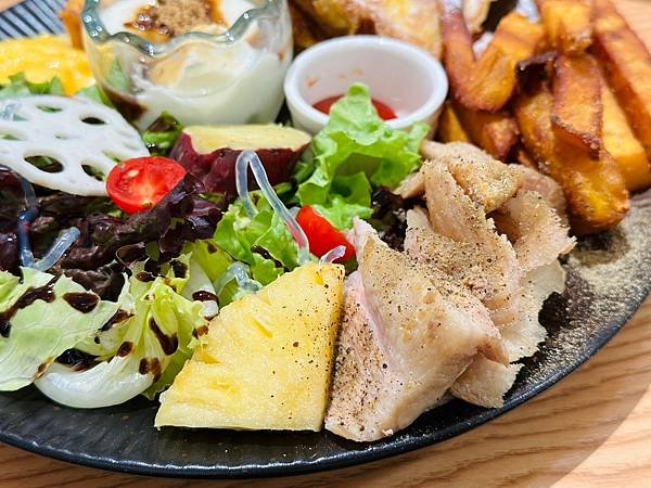 台南東區_ 煦你早午餐 Belong Ü Brunch 巷弄