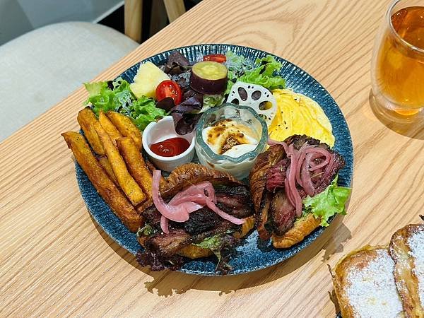 台南東區_ 煦你早午餐 Belong Ü Brunch 巷弄